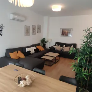 Apartment Unique In City Center With Pool, Malaga